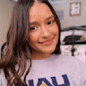 Meet your Posher, Alejandra